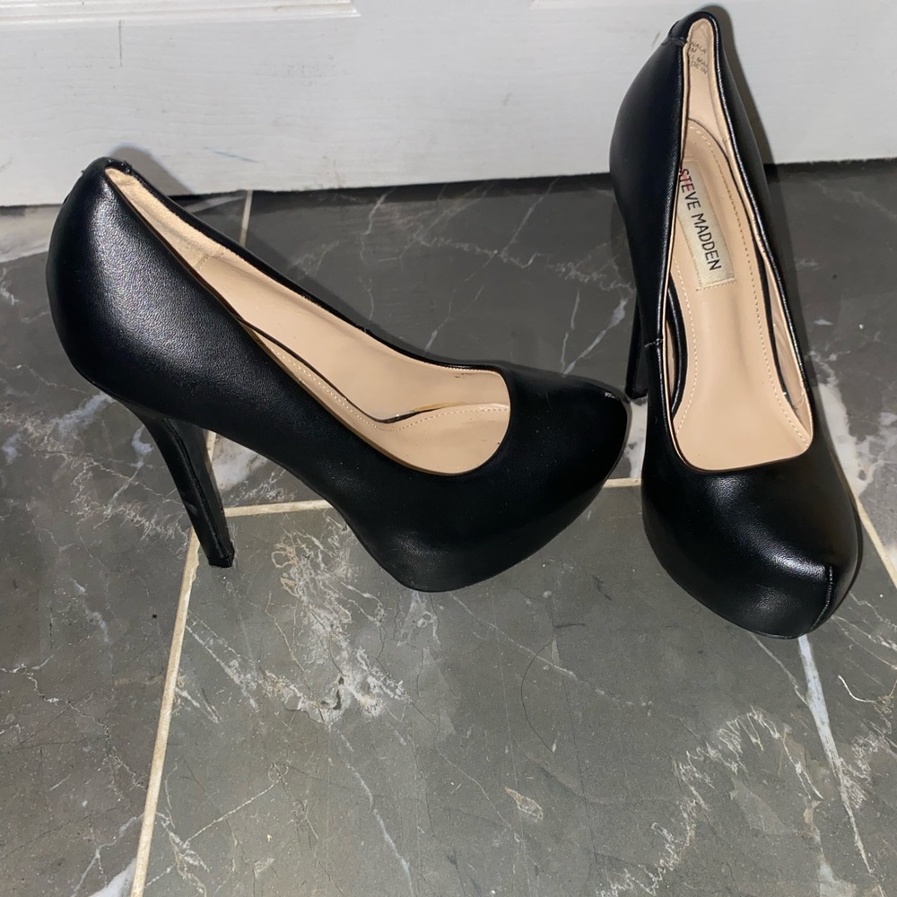 Steve Madden platform pump